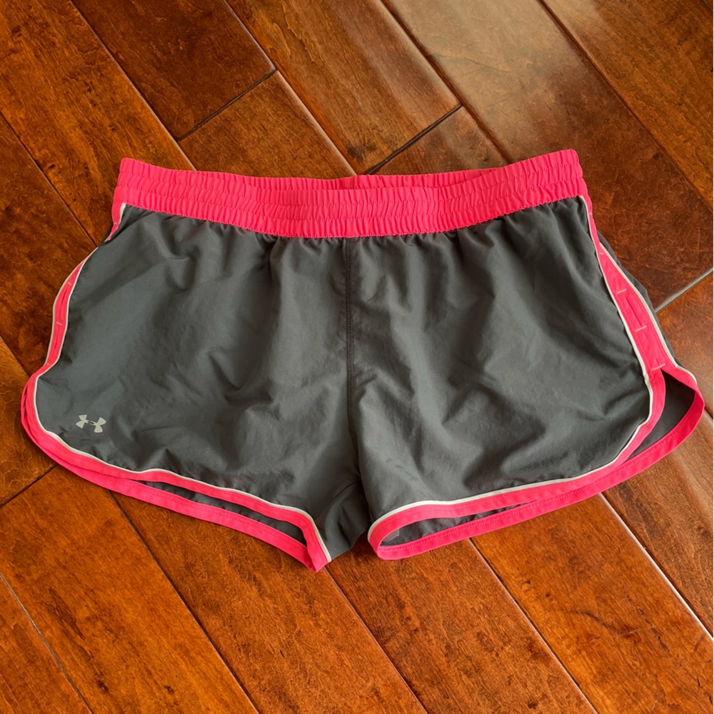 Under armour charcoal pink shorts large heat gear running semi fitted w briefs